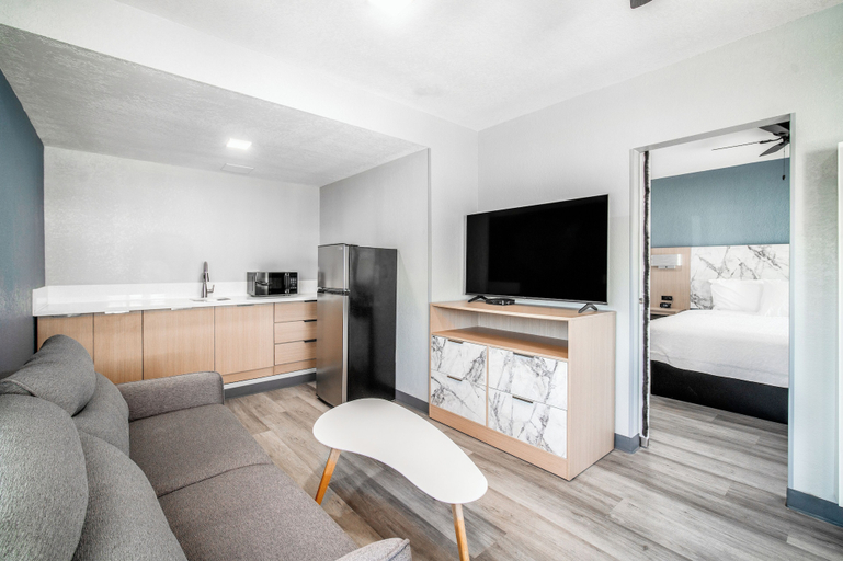 Others 4, Pacific Inn & Suites, Los Angeles