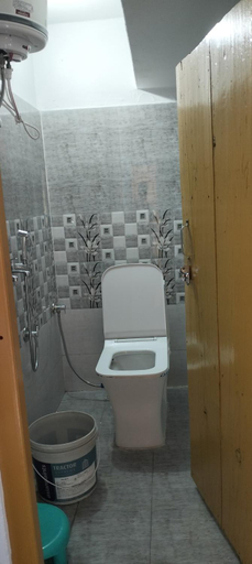 Bathroom, Anshu Priyanshu Homestay, Uttarkashi