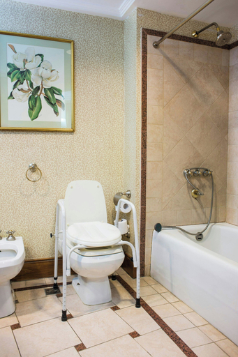 Bathroom 4, Sheraton Pilar Hotel and Convention Center, Pilar