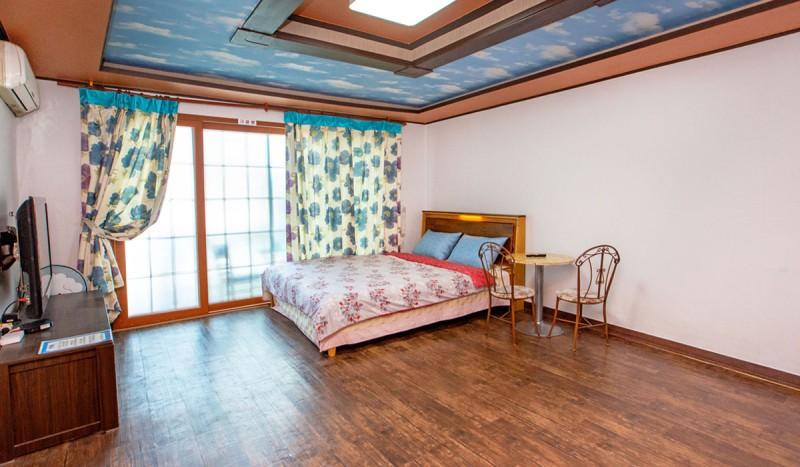 Bedroom 2, Taean Anmyeondo Silver Wave Pension, Taean