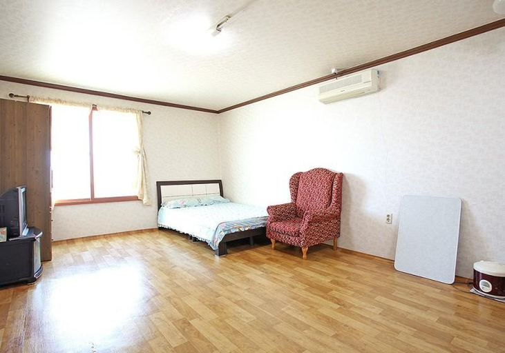 Bedroom 3, Pohang Sailing Cafe Pension, Pohang
