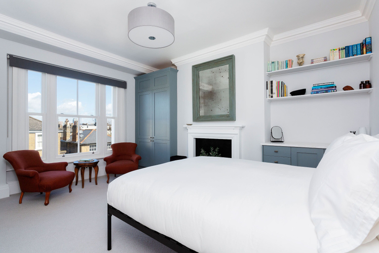 Bedroom 3, Perfect Pied-a-terre in Clapham by Underthedoormat, London