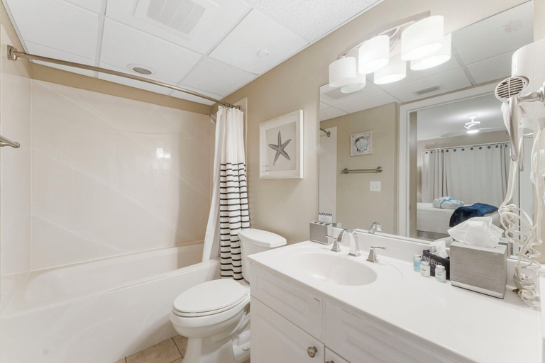 Bathroom, Emerald Beach Resort 2235, Bay