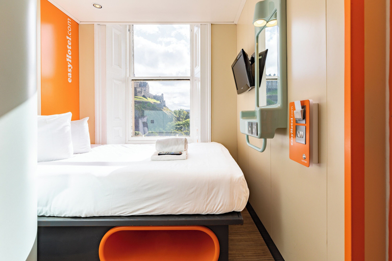 Bedroom 4, easyHotel Edinburgh, Edinburgh