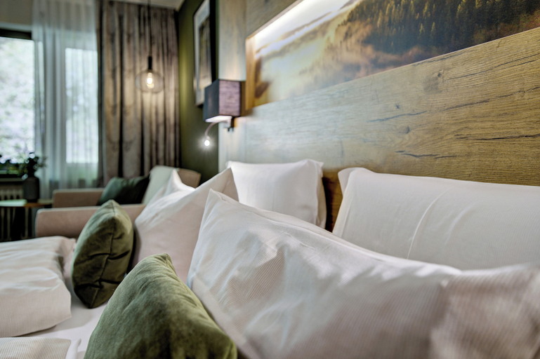 Bedroom 3, Ringhotel Sonnenhof, Freudenstadt