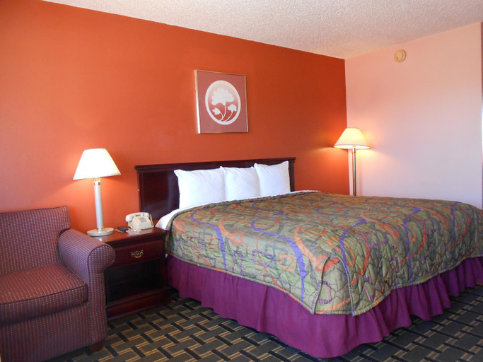 Bedroom 3, Budget Inn Siloam Springs, Benton