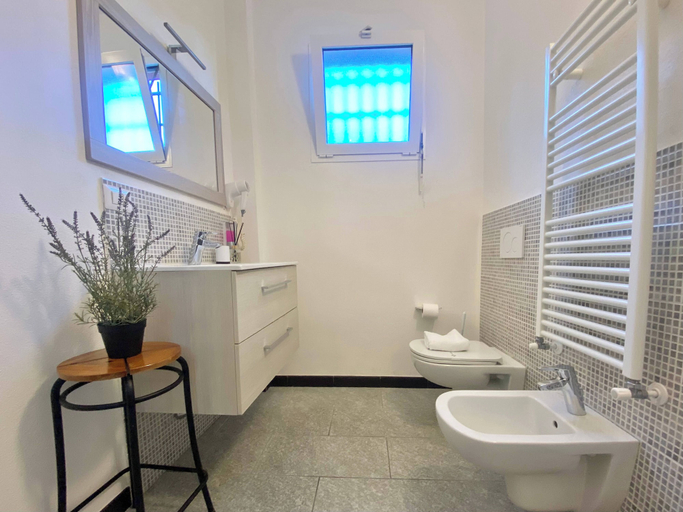 Bathroom 23