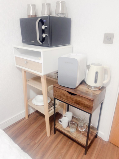 Others 5, Cozy haven, Wrexham