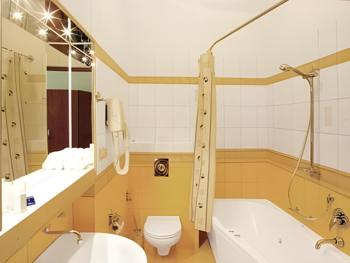Bathroom 3, Hotel Europa, Kalisz