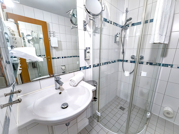 Bathroom 4, Boulevard Hotel Altstadt Schwerin, Schwerin