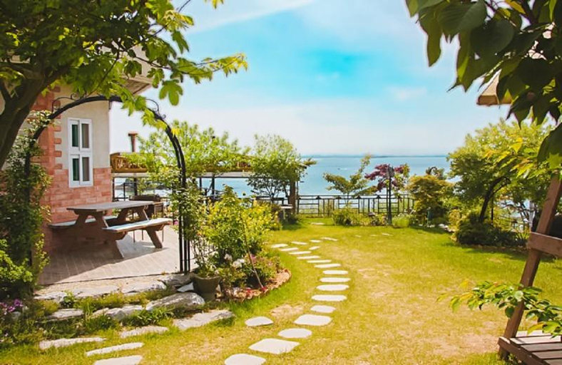 Others 5, Taean Padaya Pension, Taean