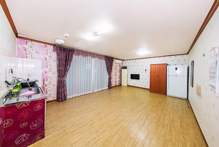 Others 3, Boryeong Seungyeon Pension, Boryeong