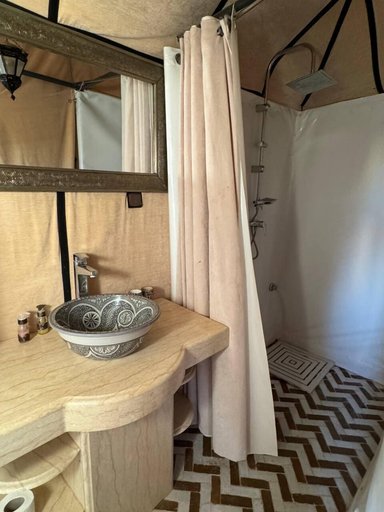 Bathroom 3, Merzouga Spirit Luxury Camp, Errachidia