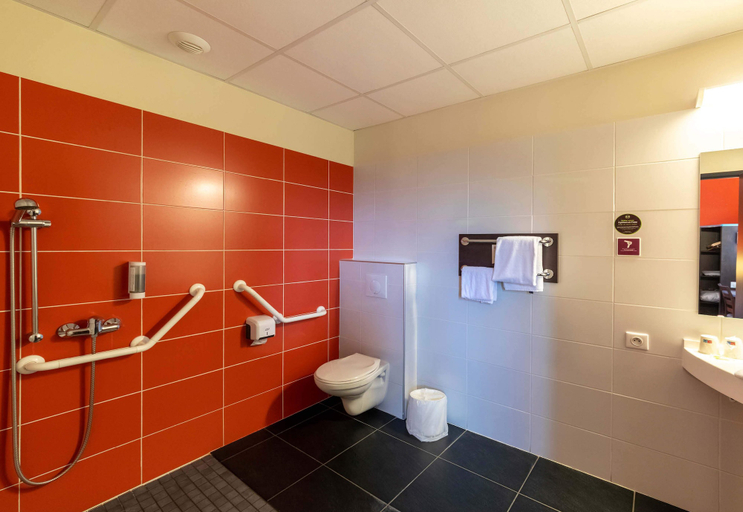 Bathroom 4, B&B HOTEL Agen Castelculier, Lot-et-Garonne