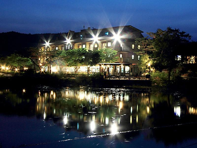 Exterior & Views 2, Gapyeong Opera Lakeside Pension, Gapyeong