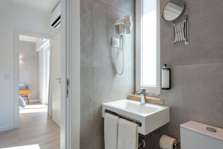 Bathroom 4, Made Inn Faro, Faro