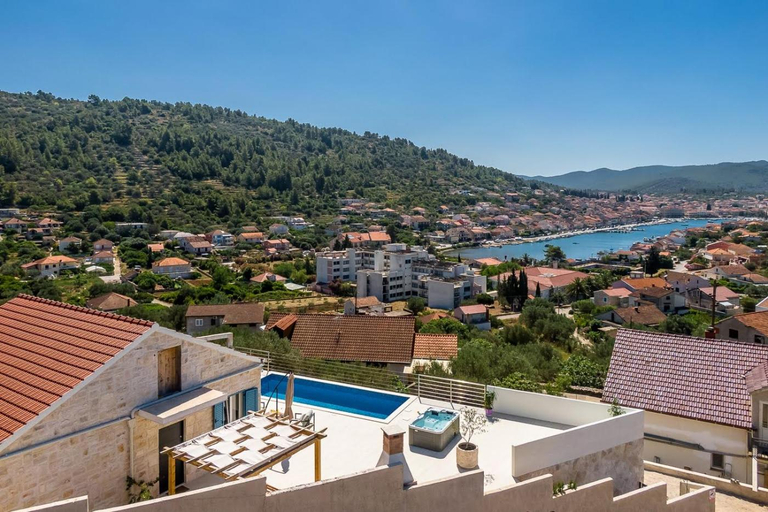Others 4, The View, Vela Luka