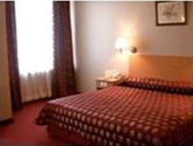 Bedroom 1, Great Eastern Hotel Quezon City, Quezon City