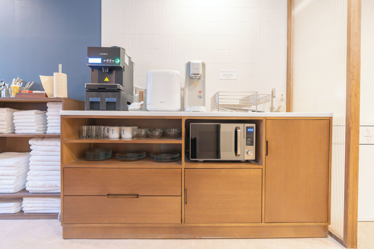 Others 2, HOTEL MYEONGDONGJANG, Jung