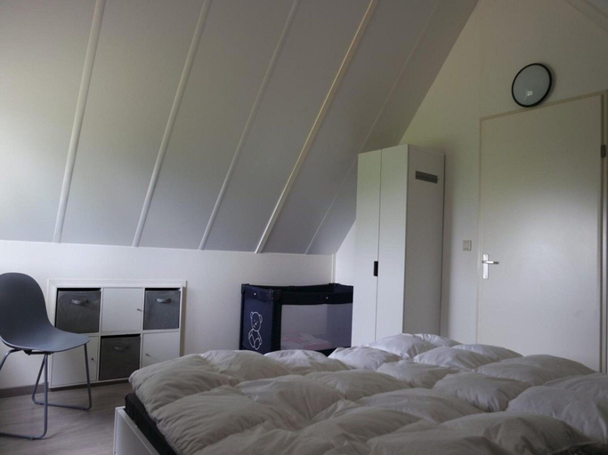 Room 3, Holiday Home Near Waterdunen for 6, Sluis
