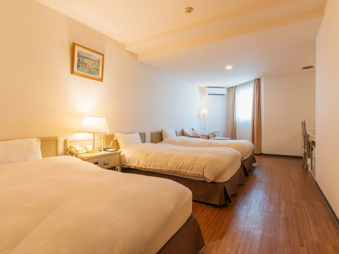 Bedroom 3, Hotel New Century, Okinawa
