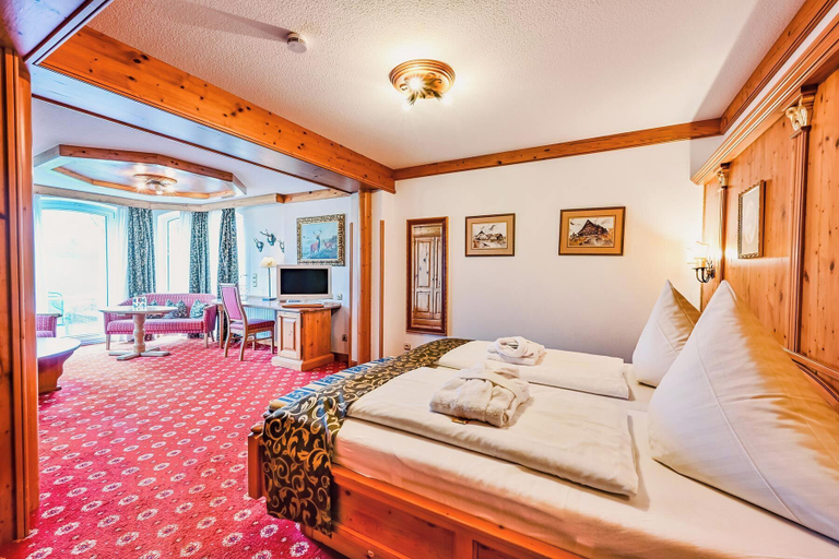 Bedroom 3, Schloss Hotel Holzrichter, Märkischer Kreis