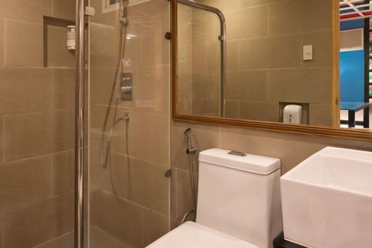 Bathroom 10