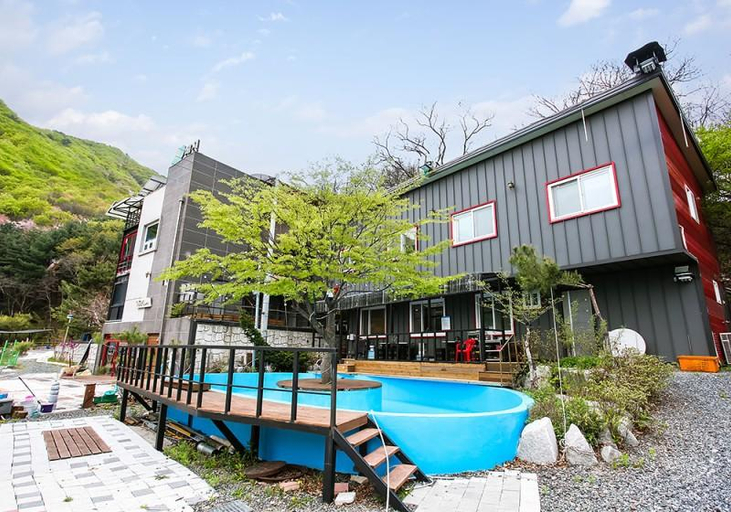 Others 2, Pocheon Elephant Pension, Cheorwon