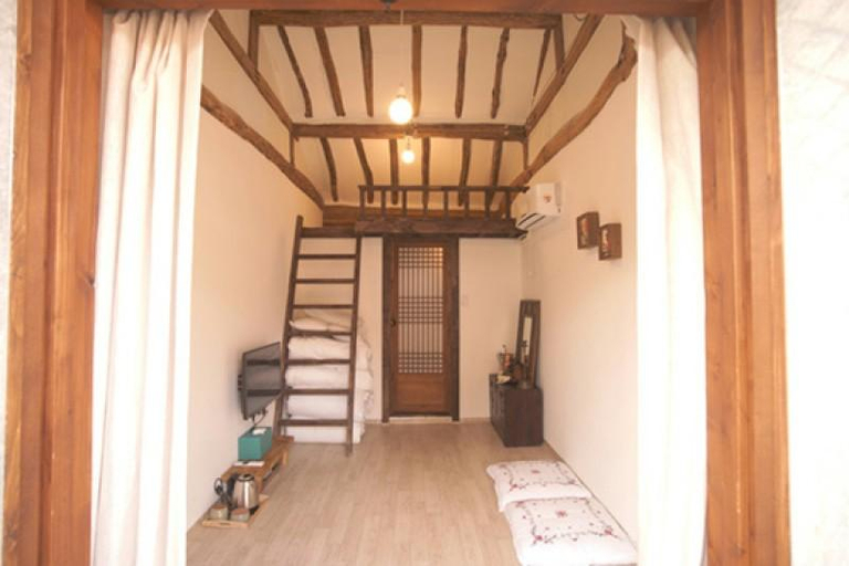 Bedroom 3, Jeonju Gaindang Hanok Accommodation Pension, Jeonju