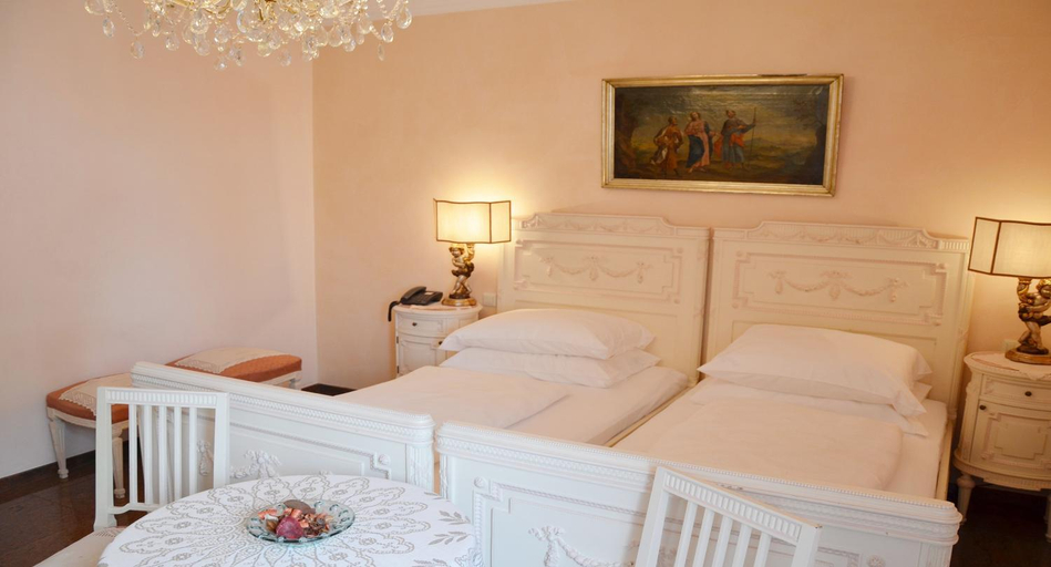 Bedroom 22