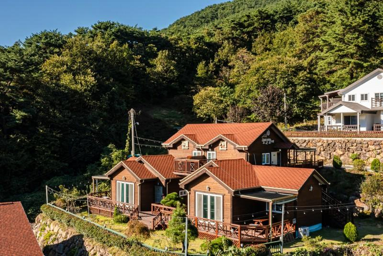 Others 3, Gurye Seomjingang Sunshine Pension, Gurye