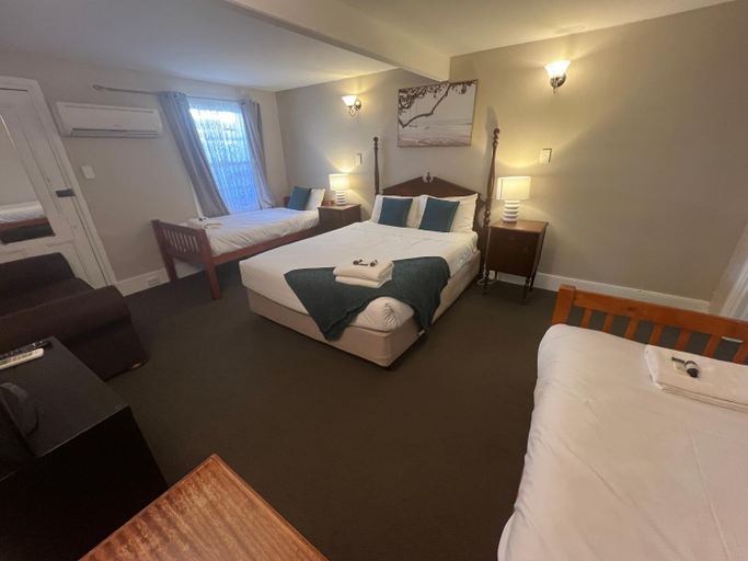 Bedroom 8