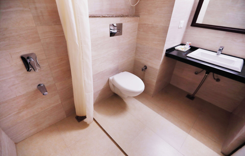 Bathroom 4, Hotel Vishnu Palace, Dehradun