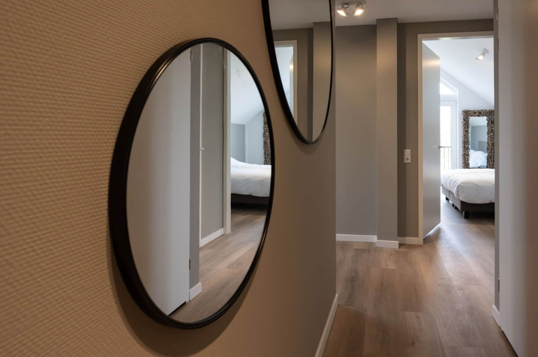 Interior detail 4, Stylish Marina Loft W/balcony