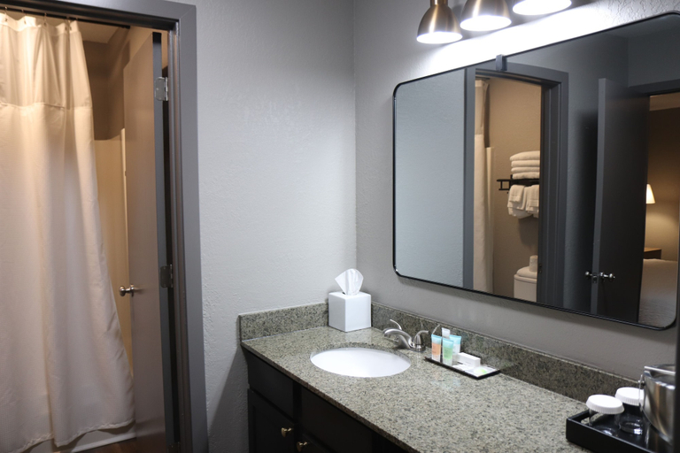 Bathroom 22