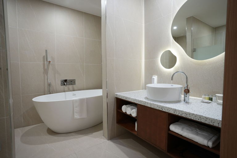 Bathroom 4, JungGam Hotel, Cheongju
