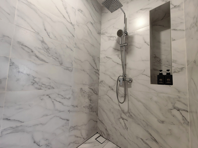 Bathroom 20