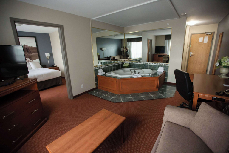 Bathroom 4, Super 8 by Wyndham Whitecourt, Division No. 13