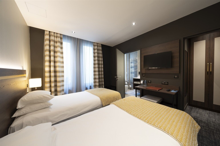 Bedroom 3, Hôtel Bristol, Pas-de-Calais