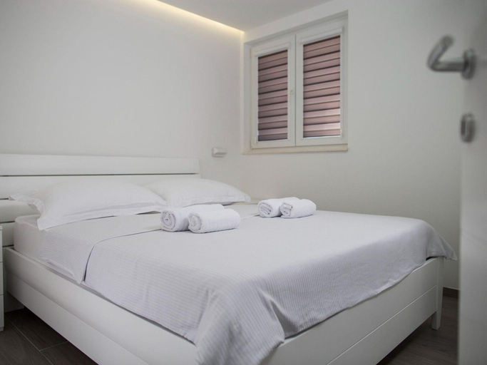 Bedroom 5, Lavish Apartment in Imotski near Blue Lake, Imotski