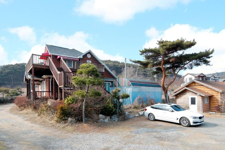 4, Taean Anmyeondo Bong3 Pension, Taean