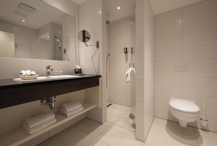 Bathroom 5, Balmer See - Hotel · Golf · Spa, Vorpommern-Greifswald