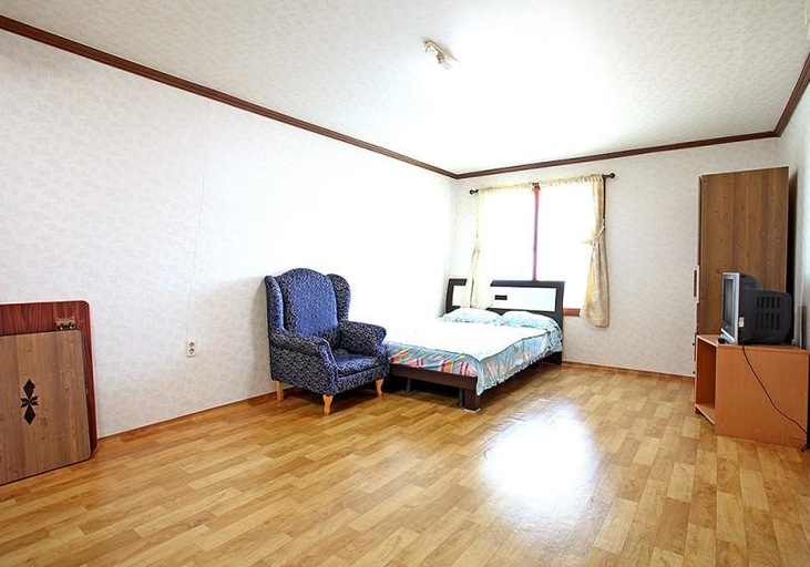 Bedroom 2, Pohang Sailing Cafe Pension, Pohang