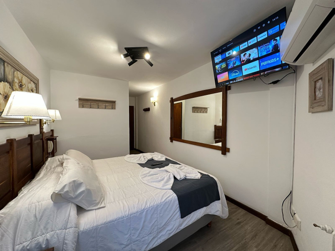 Bedroom 5, HOTEL DEL VIEJO ESQUIADOR, Lacar