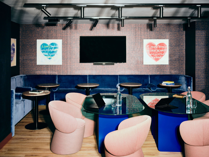 Food & Drinks 5, Vertus Edit Canary Wharf, London