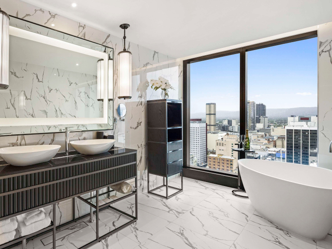 Bathroom 14