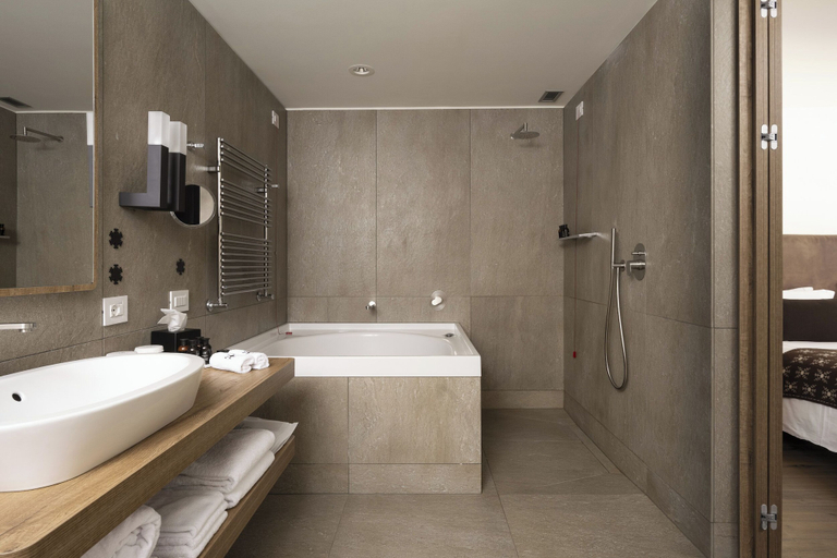 Bathroom 5, Grand Hotel Courmayeur Montblanc by R Collection Hotels, Aosta