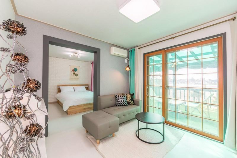 Bedroom 3, Taean Sea View Pension, Taean