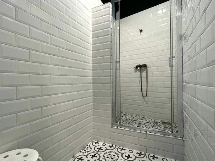 Others 5, Hostel Waltz, Bratislava II