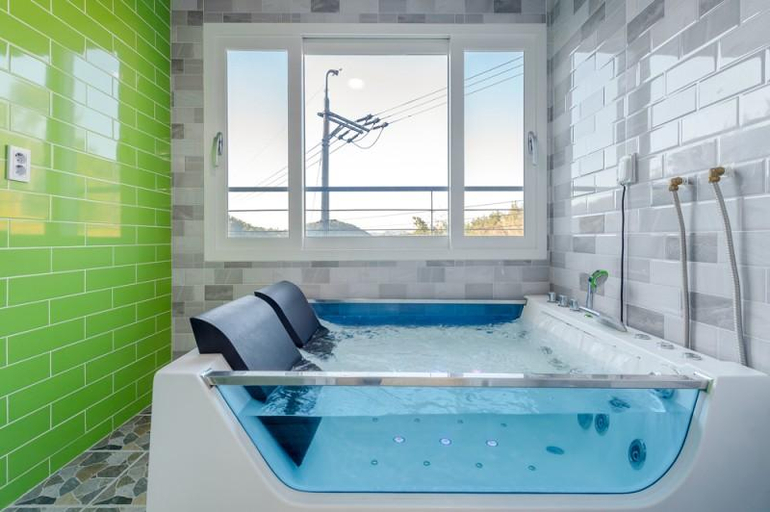 Bathroom 2, Geoje Island Farm Stay, Geoje